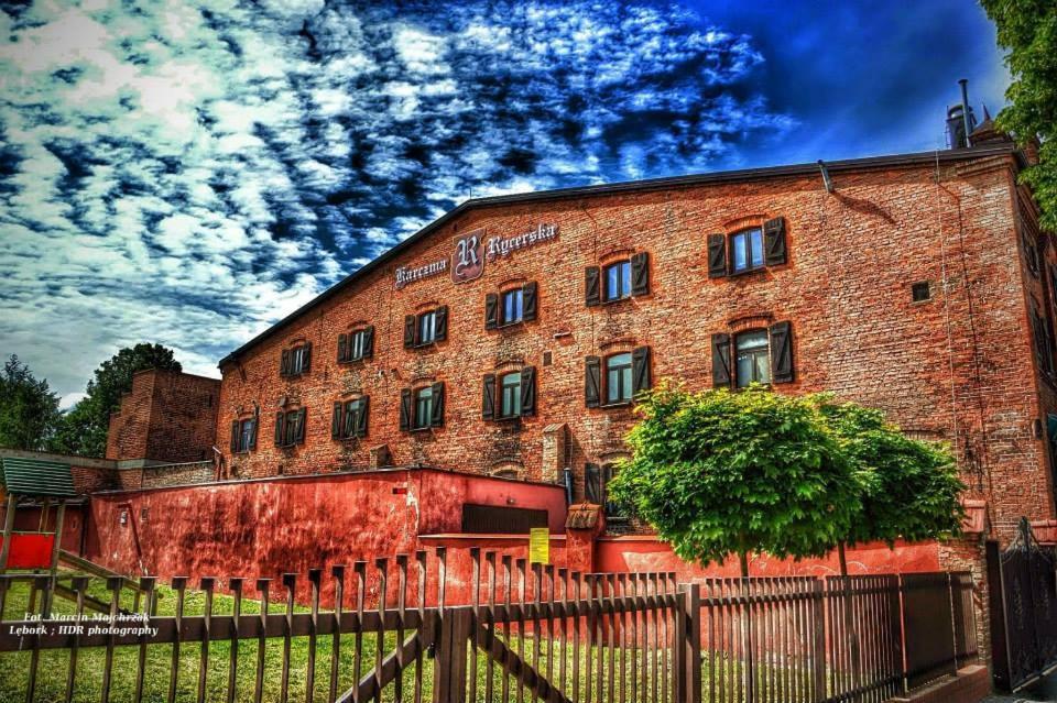Апартаменти Karczma Rycerska Лємборк Екстер'єр фото